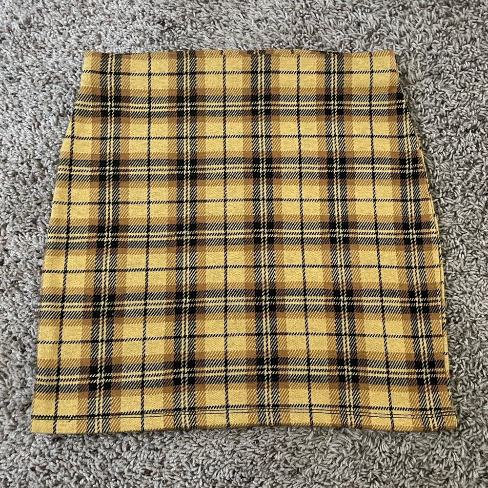 yellow plaid skirt